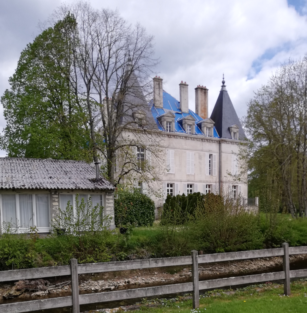 (2024) Les stigmates de la grêle au château