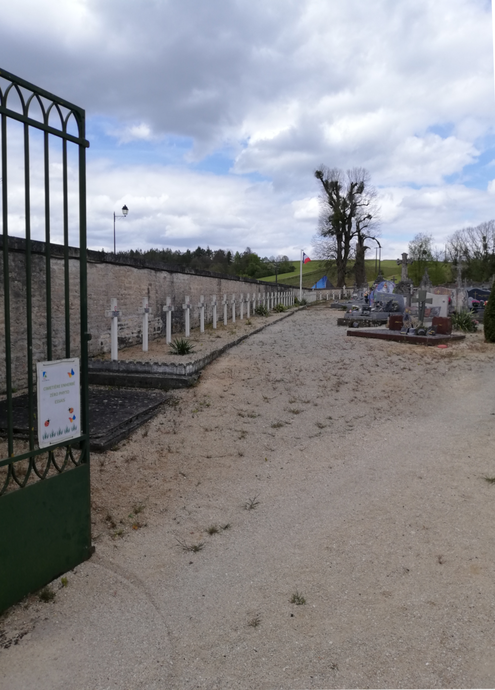 (2024) Sépultures des morts pour la France